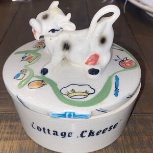 VTG Tilso Holt Howard cute cow covered cottage cheese/butter dish.
